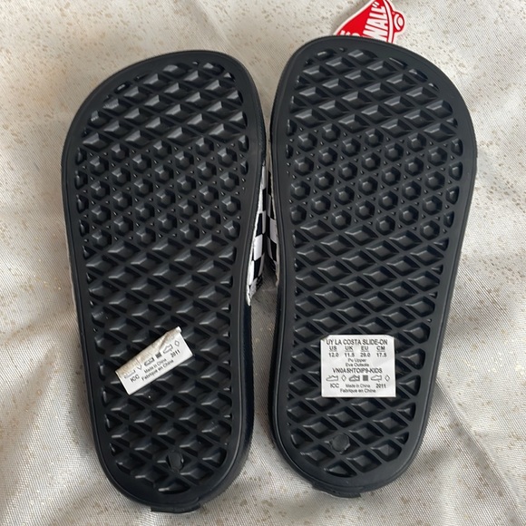 NWT kids VANS slides - Picture 3 of 5